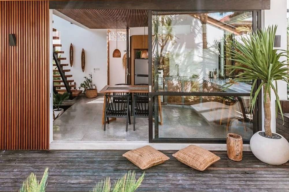 8 Ciri Rumah Tropis Sederhana: Hunian Asri, Sejuk, & Nyaman