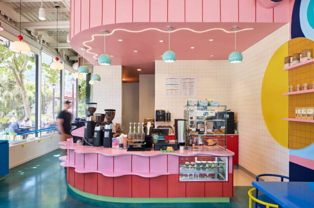 Menarik! Kafe Warna-Warni Ini Hadir di California