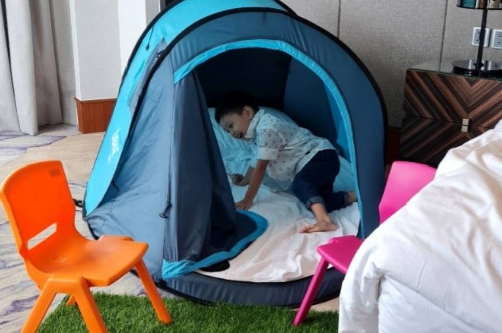 Kids-Friendly Hotel ini Punya Tenda di Dalam Kamar