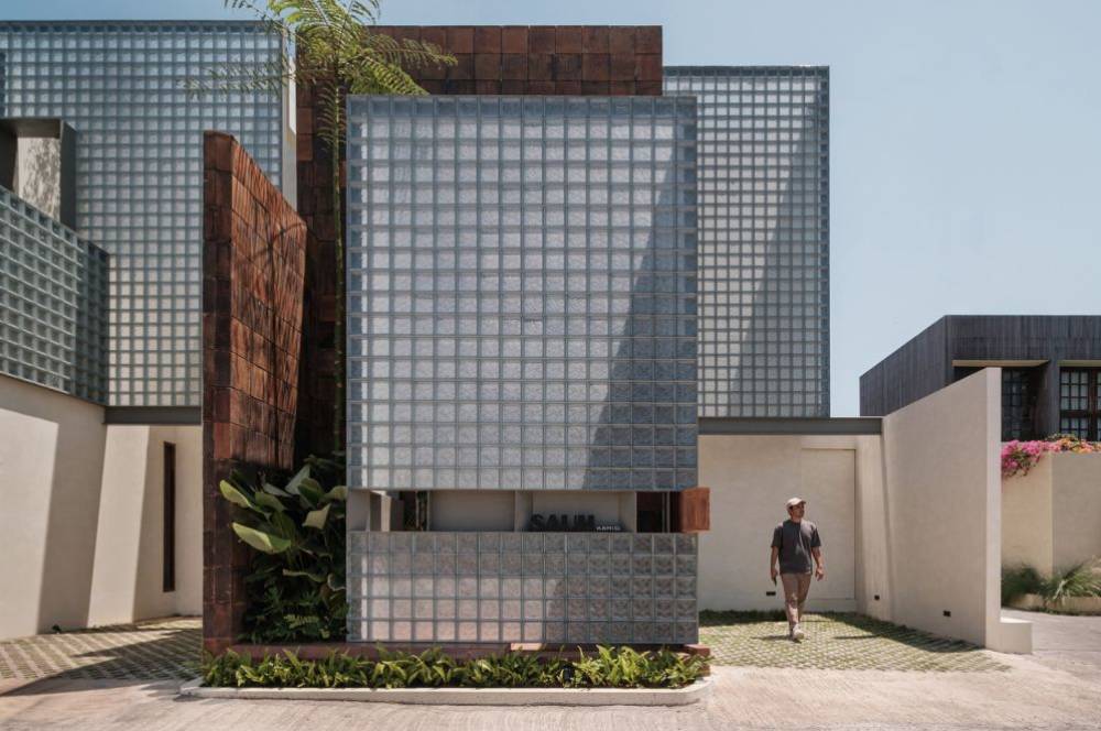 6 Variasi Pemasangan Glass Block, Bikin Rumah Makin Modern!