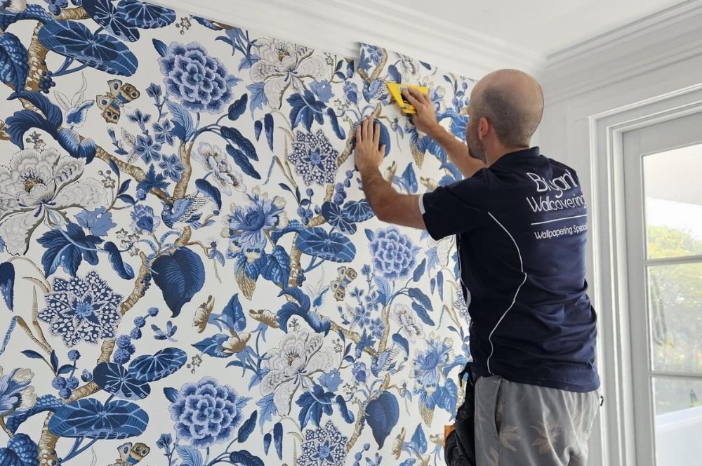 Cara Pasang Wallpaper Dinding Lebih Rapi dan Tahan Lama