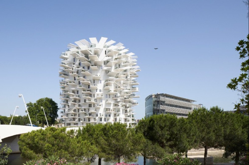 White Tree, Proyek Bangunan Vakansi di Prancis Selatan