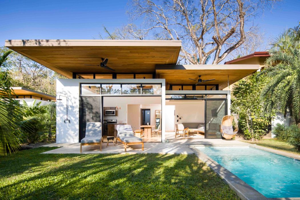 5 Desain Rumah Tropis Modern yang Elegan dan Asri
