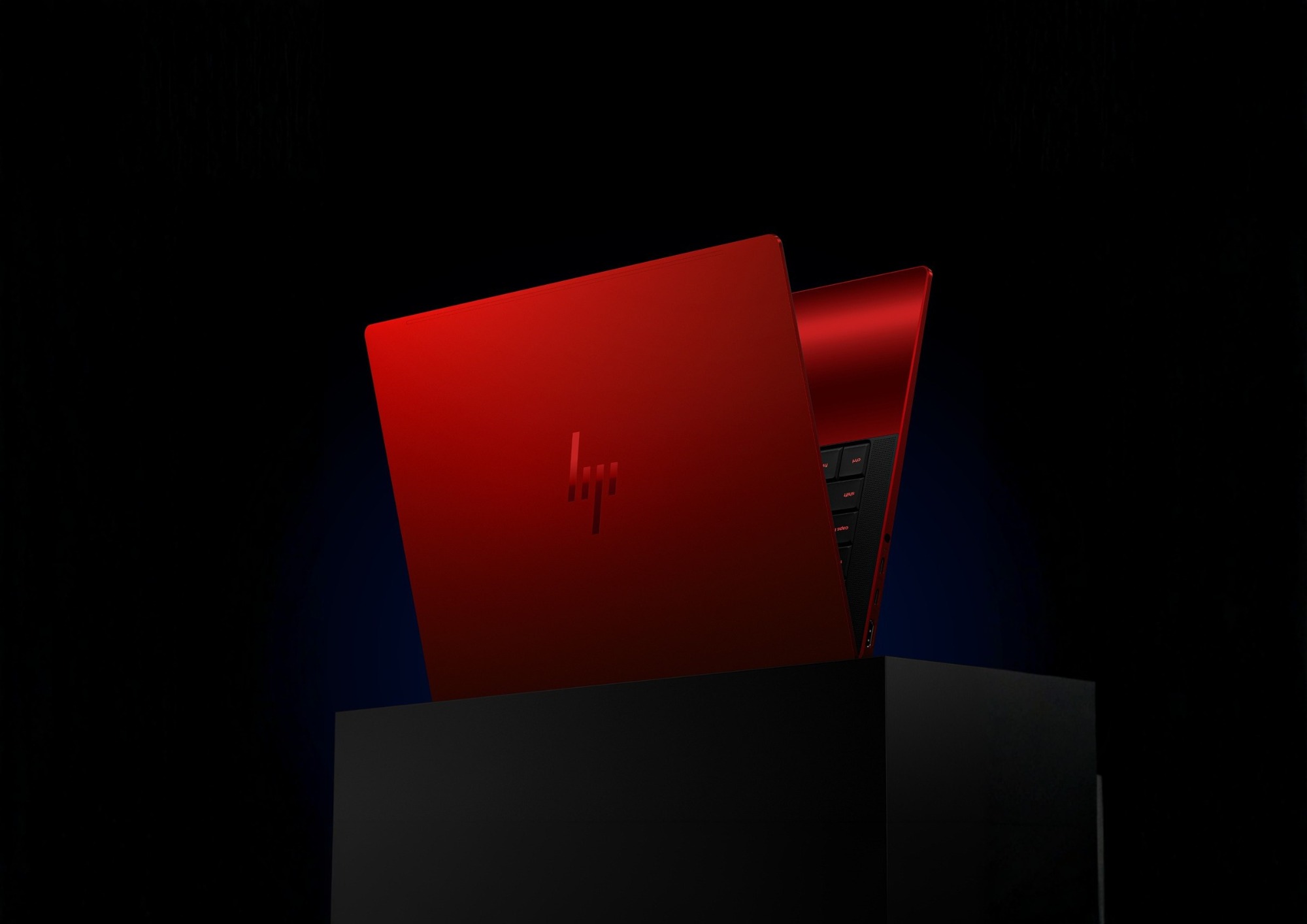 Siapa Sangka? Ferrari Kini Punya Laptop Sendiri 