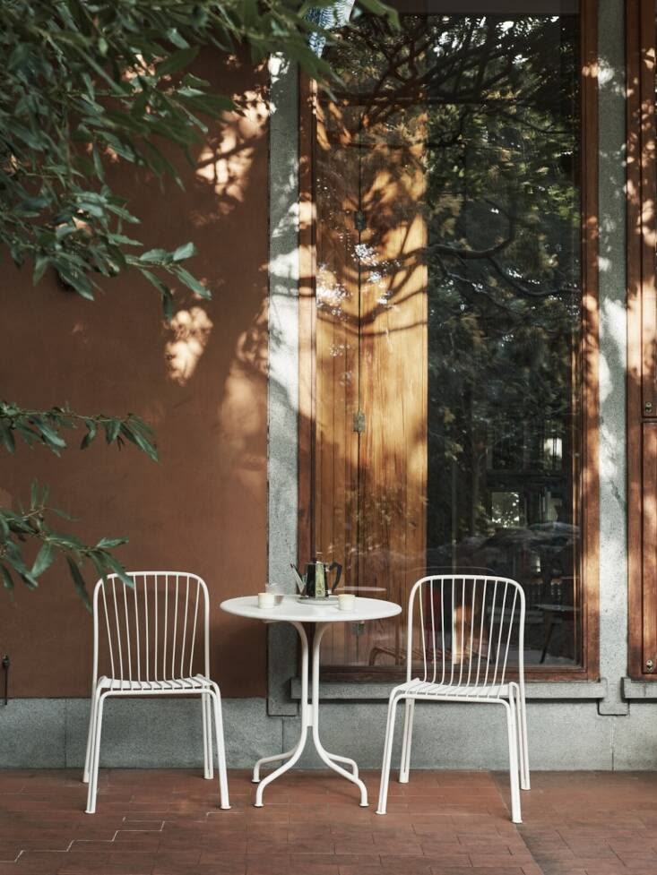 6 Inspirasi Kursi Cafe Outdoor yang Tahan Cuaca