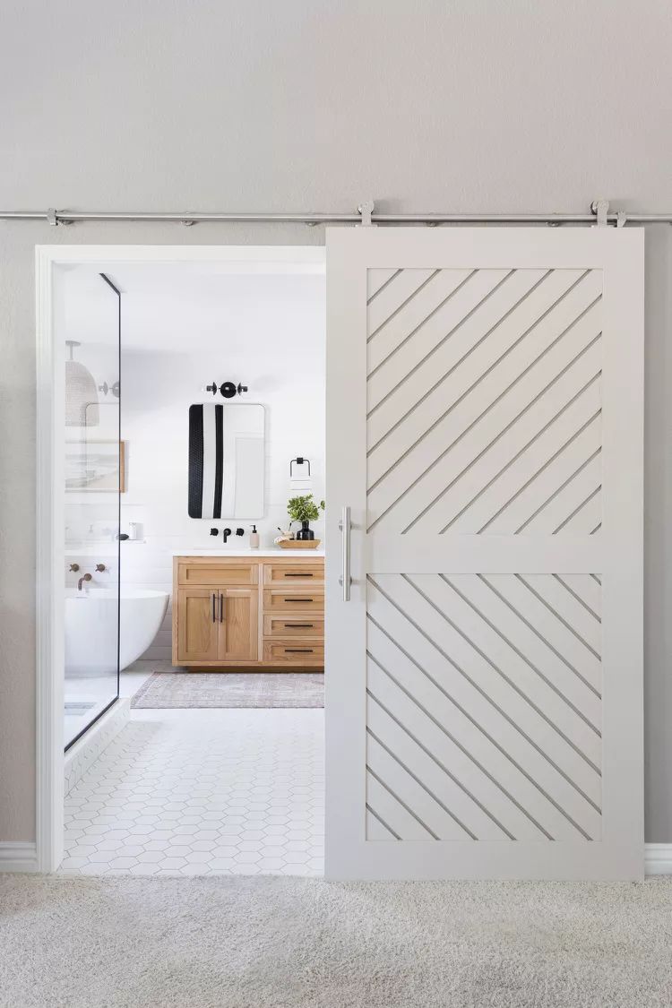 6 Inspirasi Pintu Kamar Mandi Aesthetic untuk Tampilan Modis