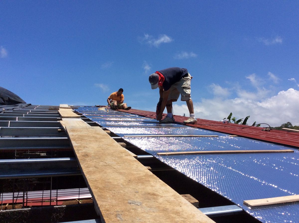 Cara Memasang Peredam Panas Atap Rumah yang Tepat