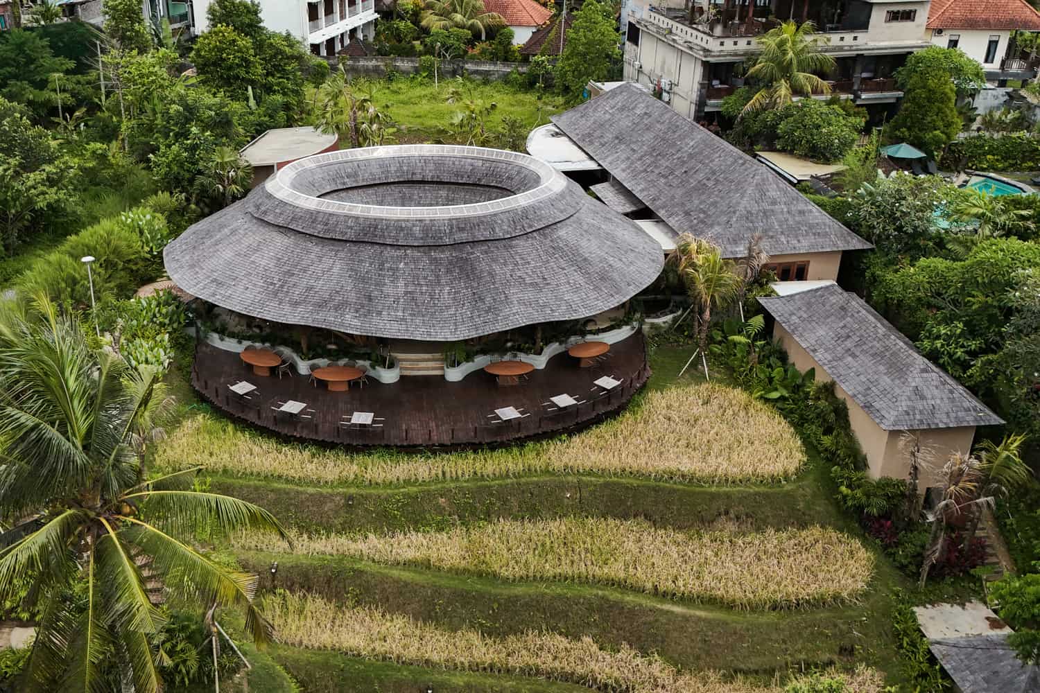 Juna Restaurant: Arsitektur Bambu yang Bernapas di Ubud