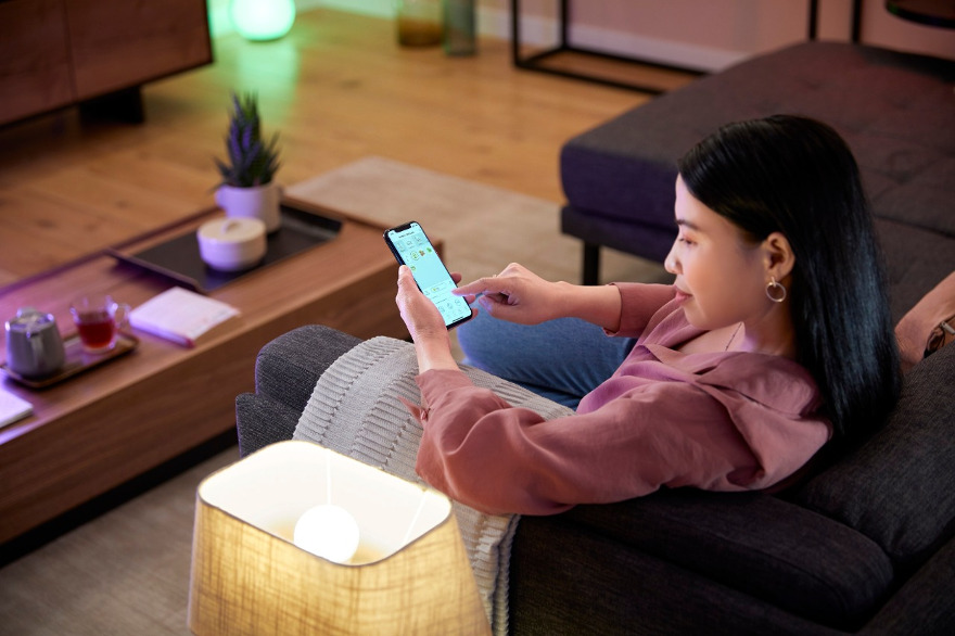 Atur Lampu Melalui Suara & HP: Signify Smart Wi-Fi LED