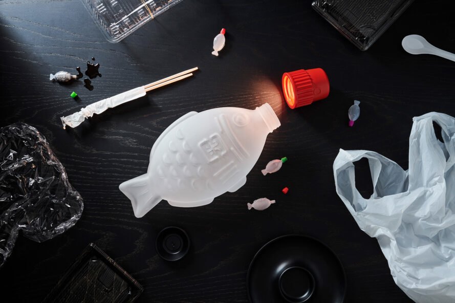 Lampu Unik ini Ajarkan Bahaya Sampah Plastik