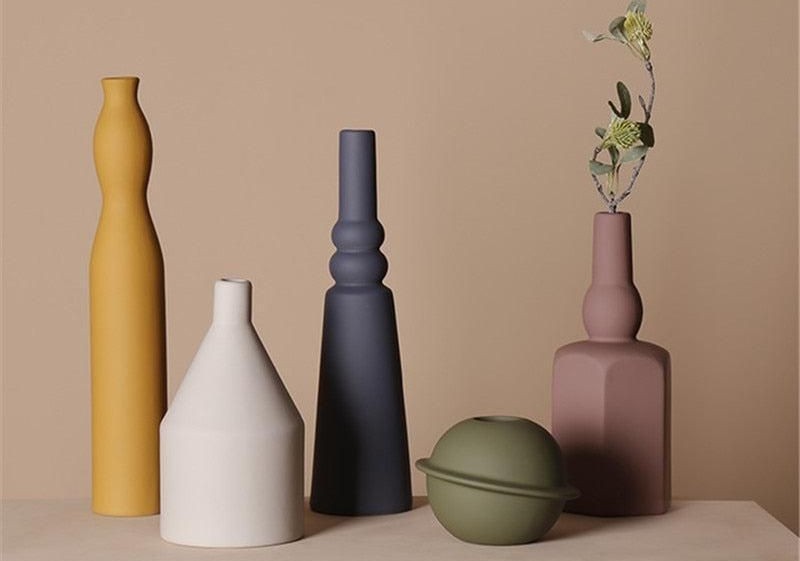 Estetika Rumah Naik Level! Ini 5 Manfaat Vas Bunga 