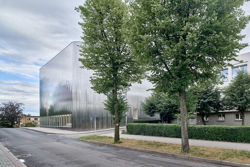 Fasad Gedung Konser di Polandia ini Mirip Kaca