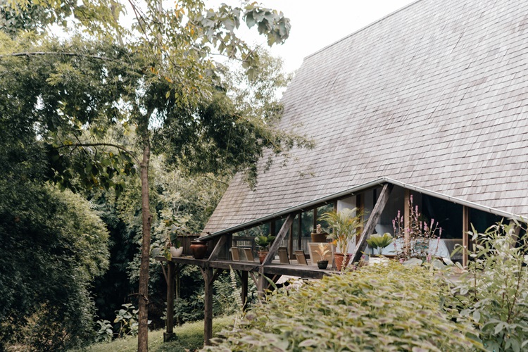 Rumah Kayu Unik dan Cantik, Inspirasi Hunian Bernuansa Alami