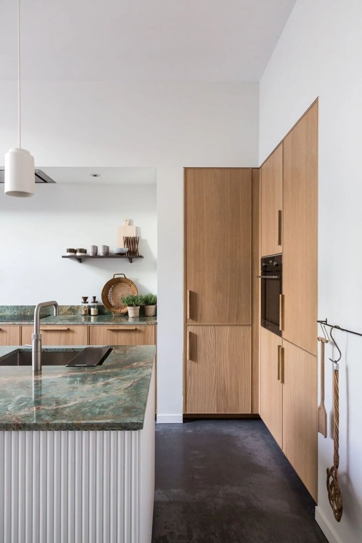 6 Lemari Dapur Minimalis Kekinian, Bikin Dapur Rapi!