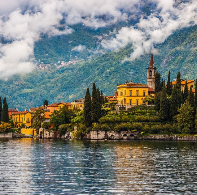 5 Danau Eksotis yang Wajib Masuk Bucket List Anda!