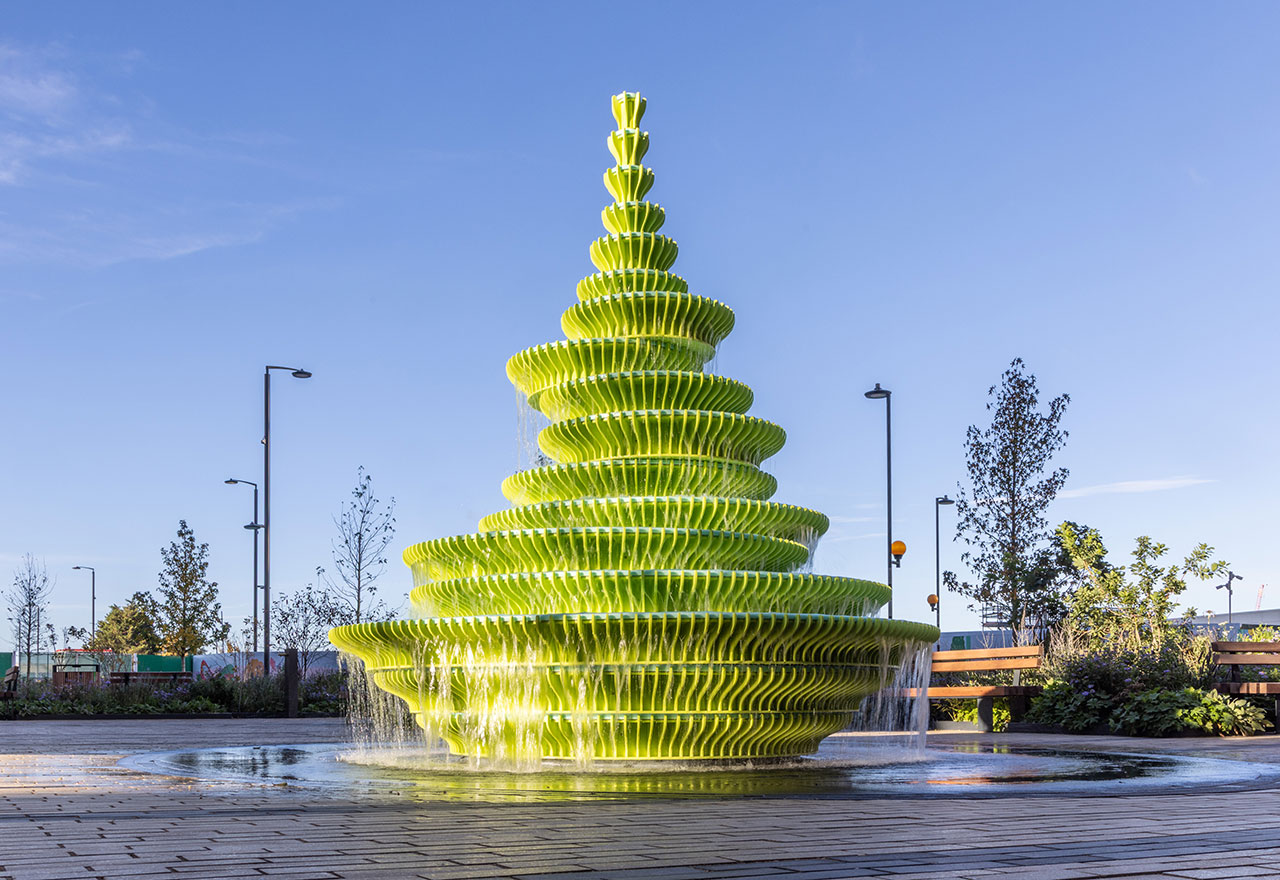Unik! Air Mancur Lime Green Warnai Sudut Kota London