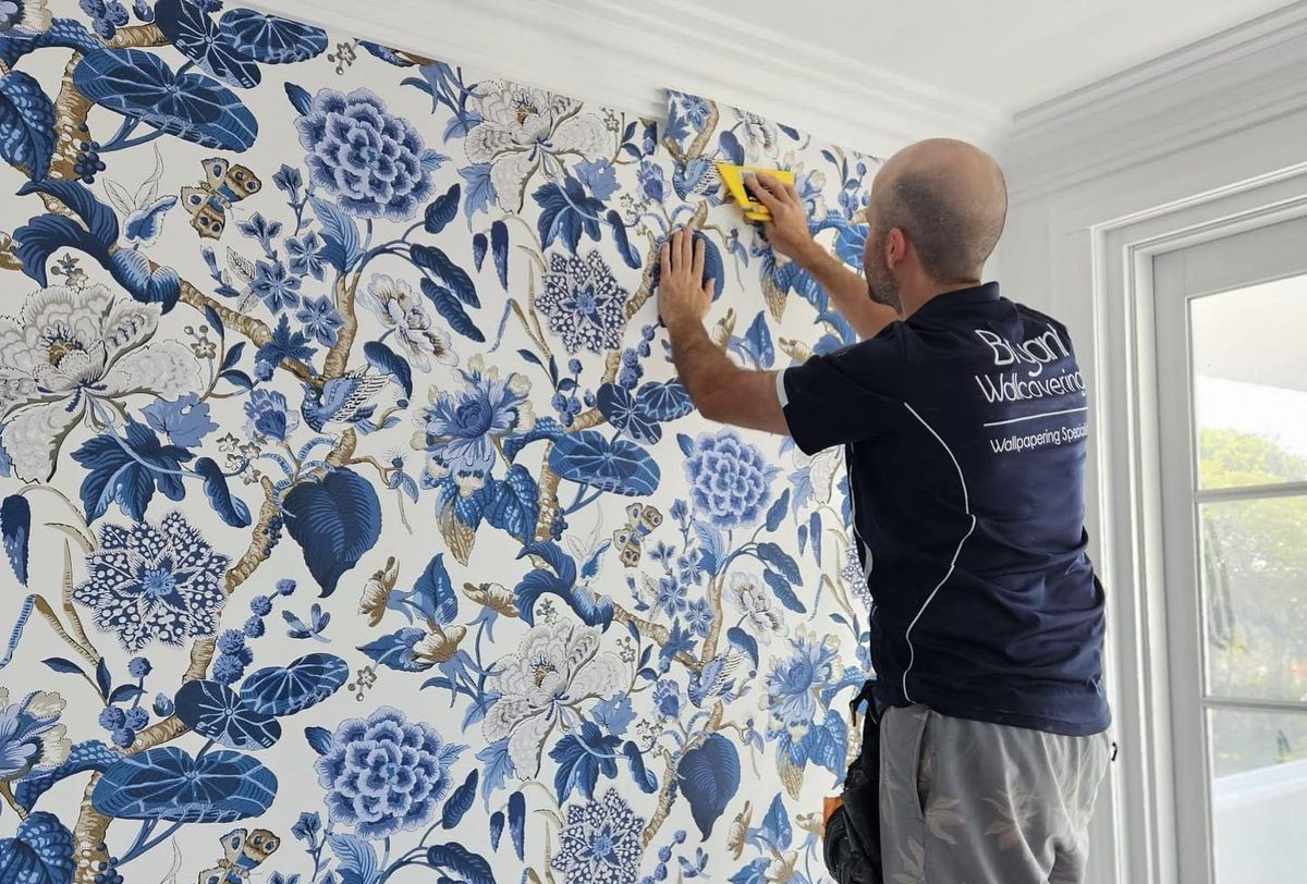 Cara Pasang Wallpaper Dinding Lebih Rapi dan Tahan Lama