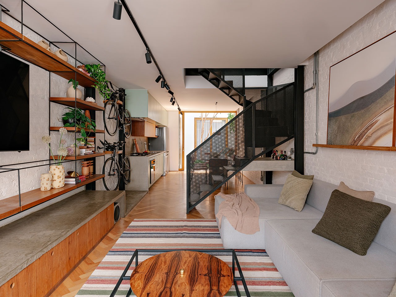 Tak Disangka, Rumah Lebar 4 Meter Ini Terasa Lega